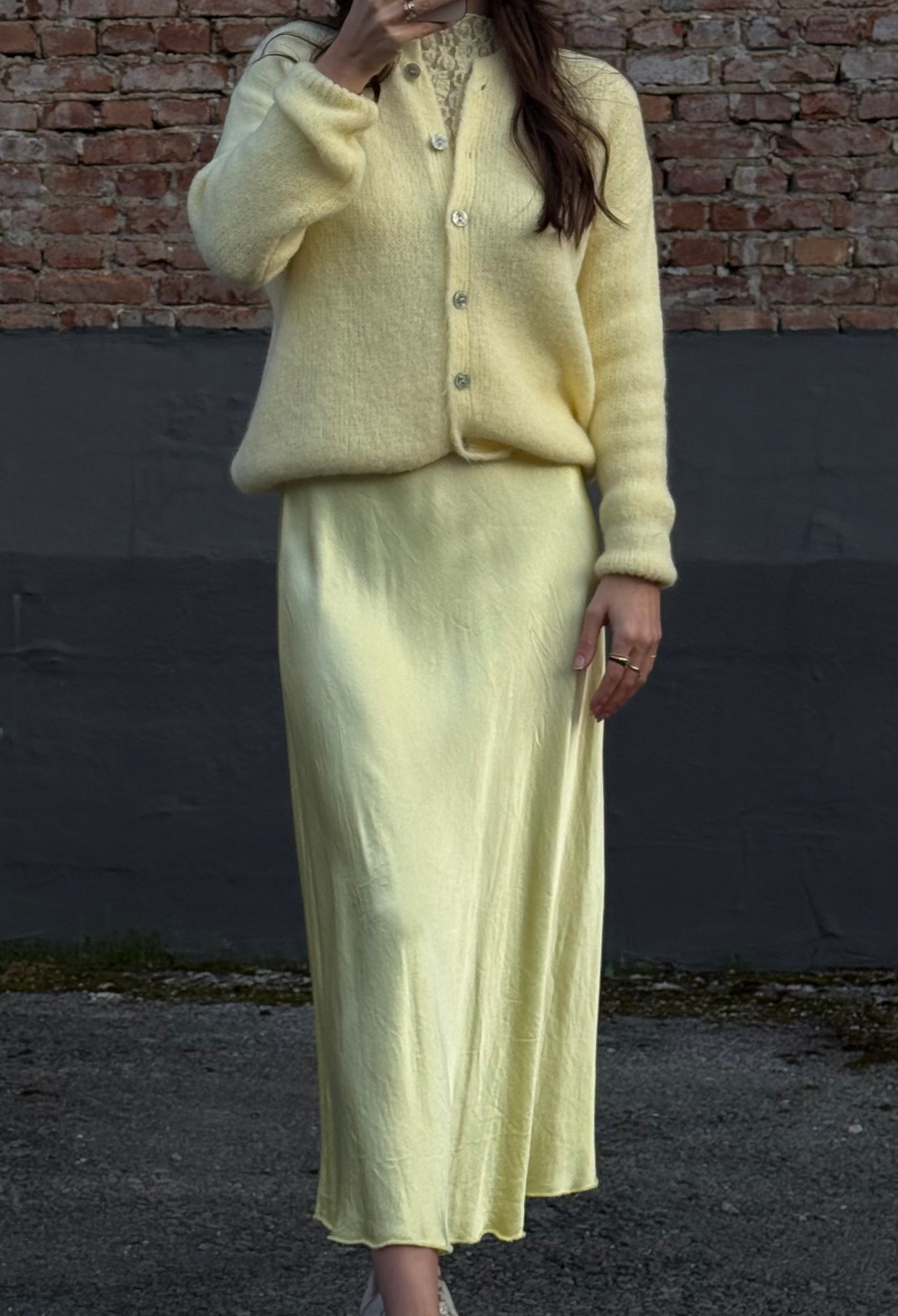 Satin Rock butter yellow